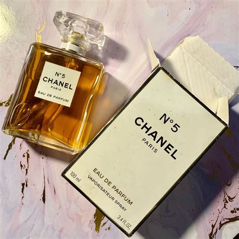 where to buy original chanel no 5 scent|what does chanel no 5 smell like.